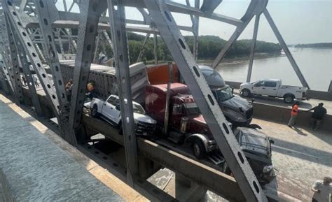 Missouri River Bridge crash closes WB I-70 for hours